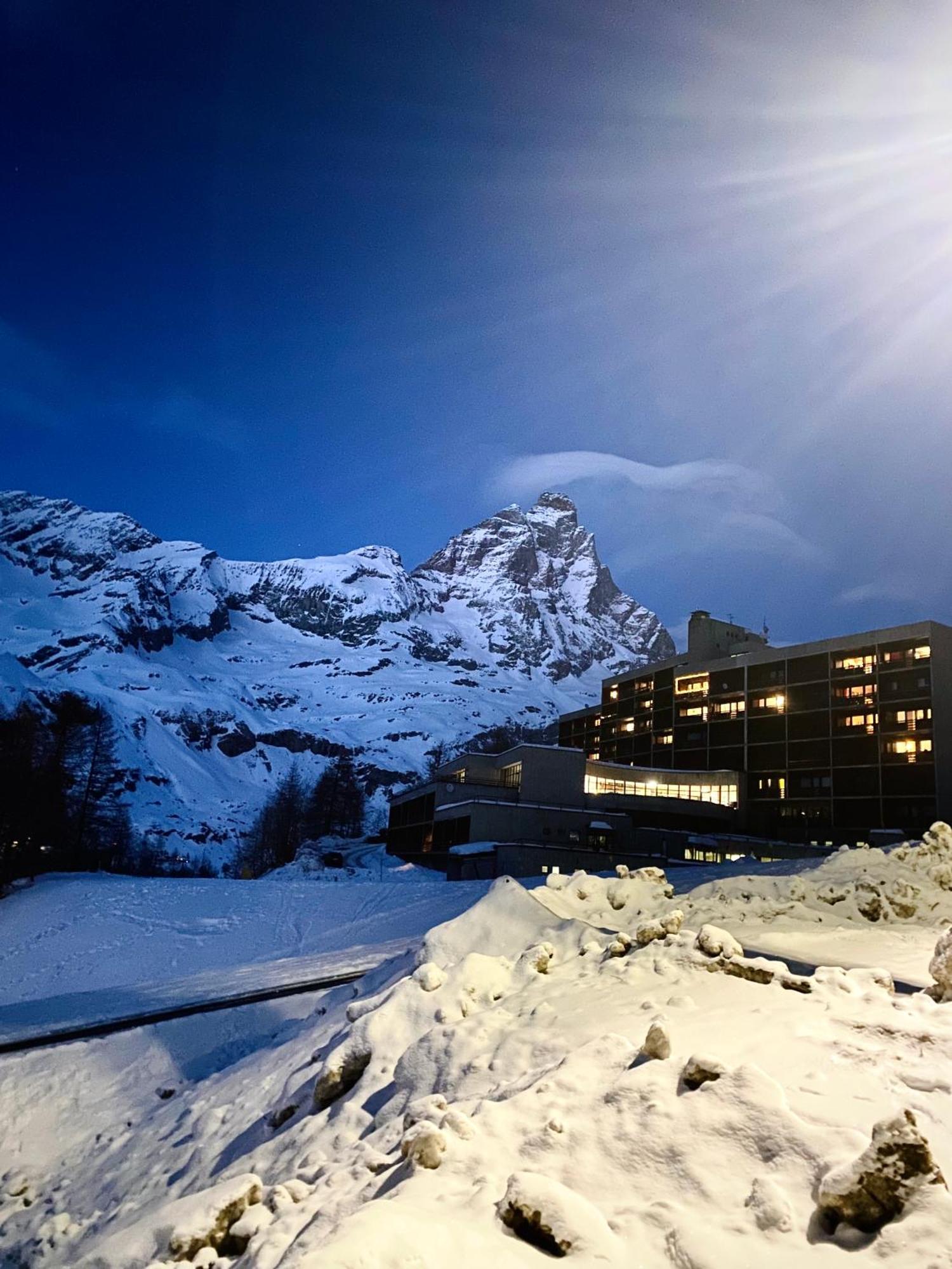 Ski Paradise - Cielo Alto Cervinia เบรยล์-แชร์วิเนีย ภายนอก รูปภาพ