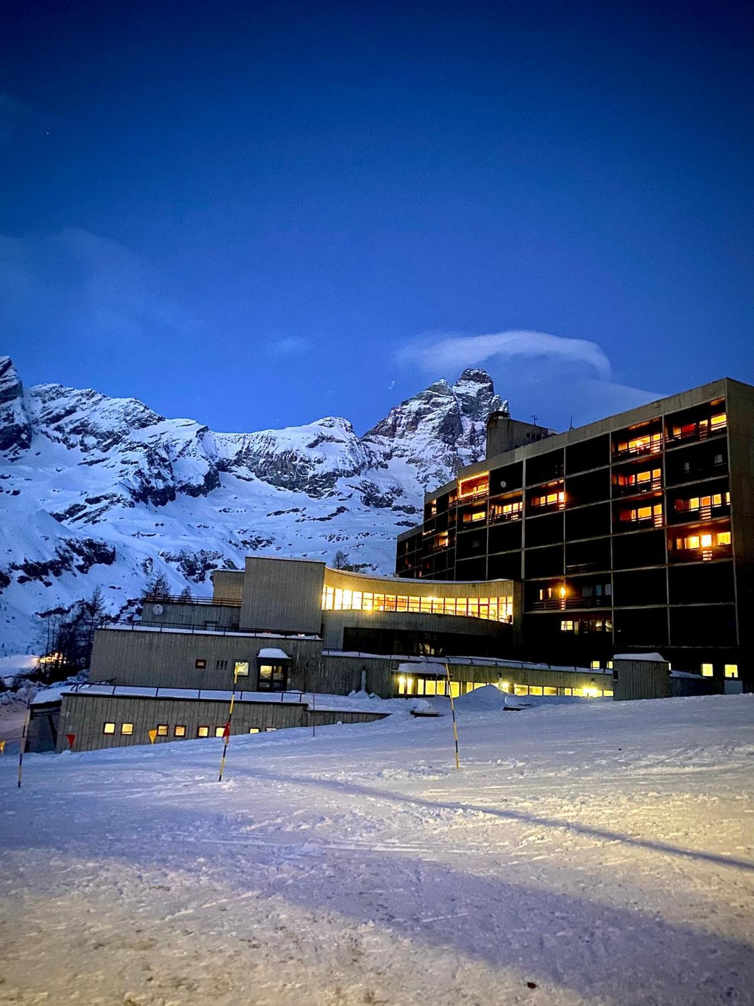 Ski Paradise - Cielo Alto Cervinia เบรยล์-แชร์วิเนีย ภายนอก รูปภาพ