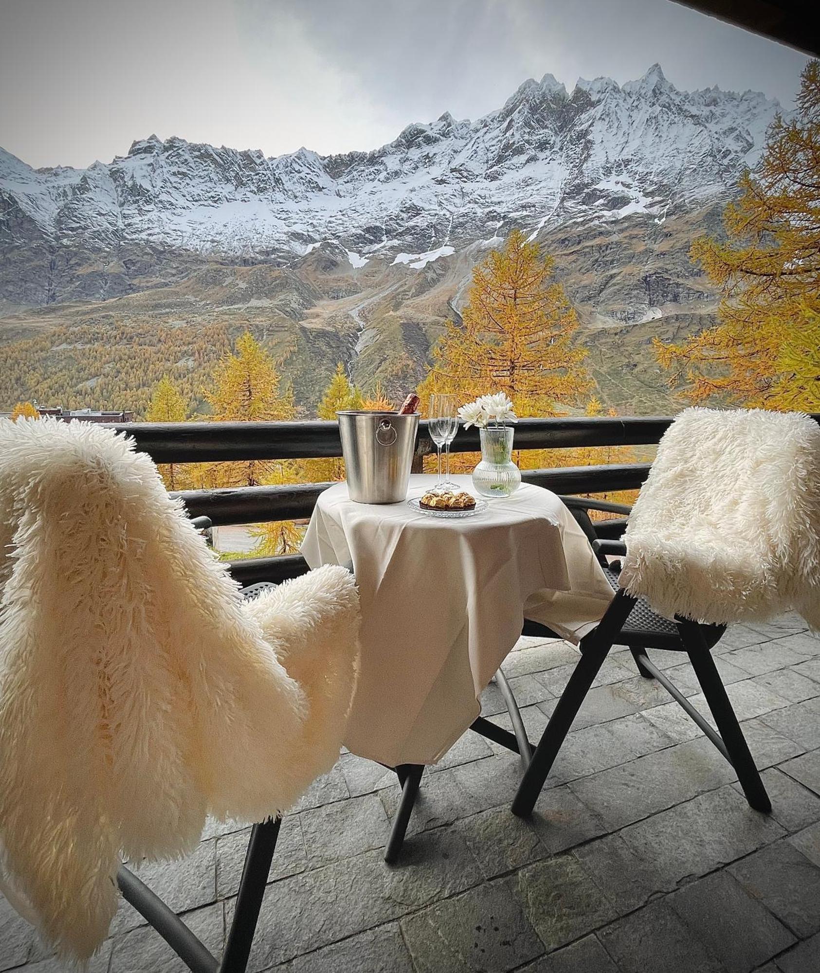 Ski Paradise - Cielo Alto Cervinia เบรยล์-แชร์วิเนีย ภายนอก รูปภาพ